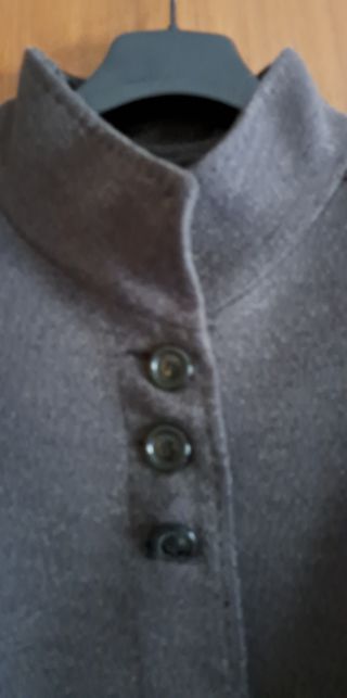 Abrigo elegante mujer gris