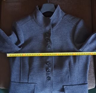 Abrigo elegante mujer gris