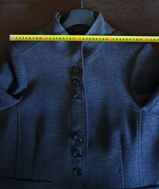 Abrigo elegante mujer gris