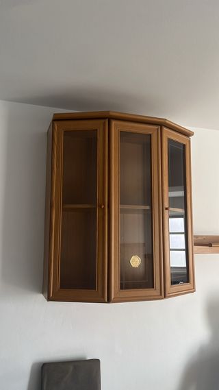 Vitrina de madera y cristal para comedor