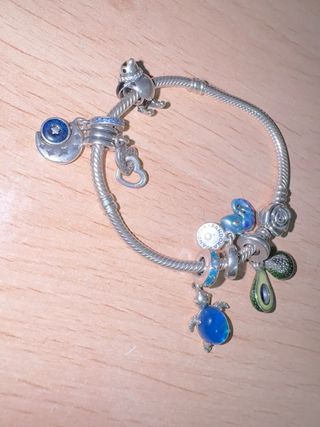 Pulsera Pandora con charms originales