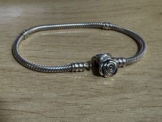 Pulsera Pandora con charms originales