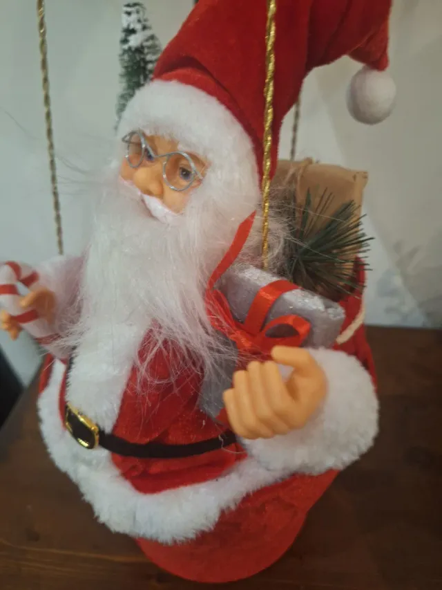 Babbo Natale con mongolfiera decorativa