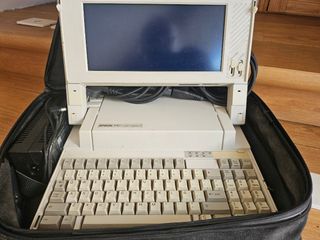 Antiguo PC Epson Q150A Portable