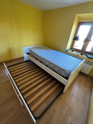 Cama nido blanca y madera