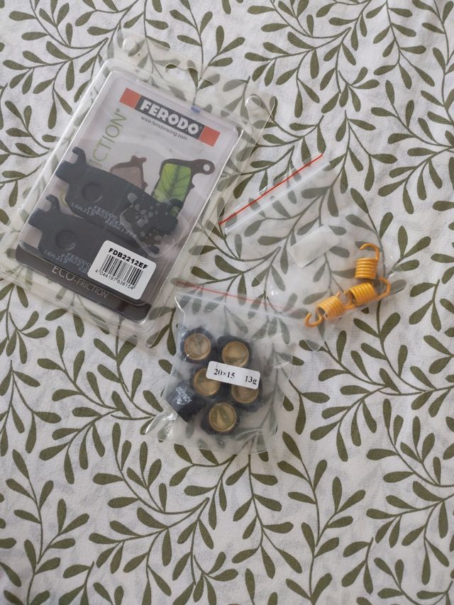 Pastillas, rodillos y muelles embrague scooter