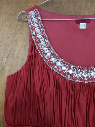 Abito elegante rosso in seta
