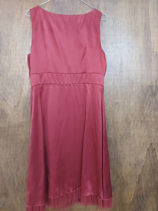 Abito elegante rosso in seta