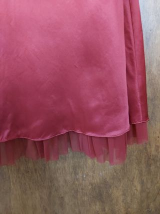 Abito elegante rosso in seta