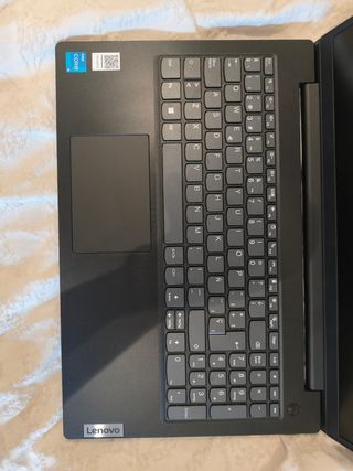 Portátil Lenovo V15 G3 IAP i5-1235U 8GB RAM