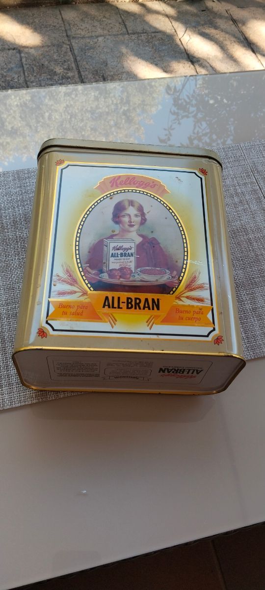 Caja de latón vintage Kellogg's All-Bran