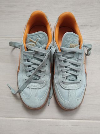 Zapatillas Puma azul y naranja