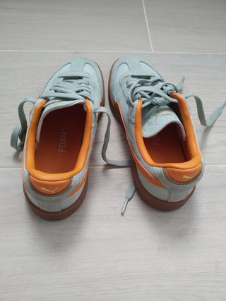 Zapatillas Puma azul y naranja