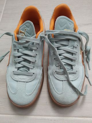 Zapatillas Puma azul y naranja