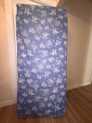 Colchón 80x180 cm con funda floral