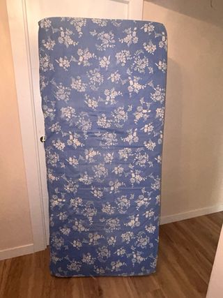 Colchón 80x180 cm con funda floral