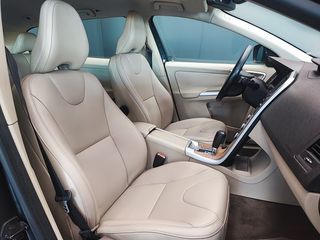 Volvo XC60 2.4D5 AWD 2010