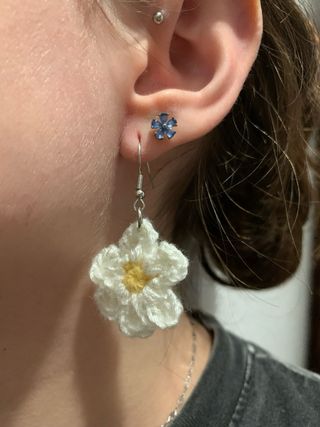 Pendientes de crochet de flor hechos a mano