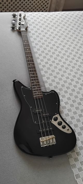 Fender Squier VM Jaguar Bass SS Negro mejorado