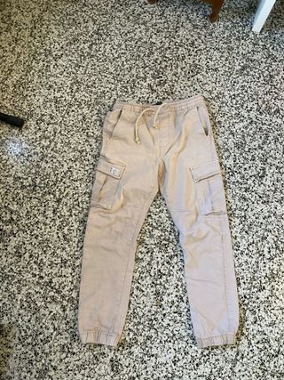 Pantalones cargo Zara beige