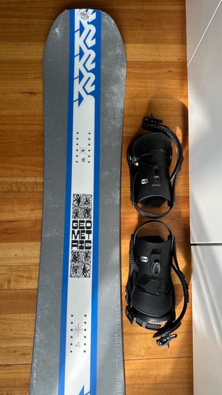 Tabla Snowboard K2 Geometric + Fijaciones