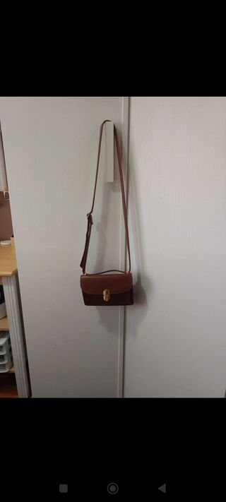 Bolso marrón bandolera