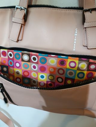 Bolso rosa tipo maletín