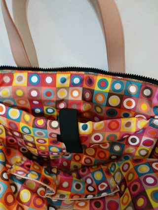 Bolso rosa tipo maletín