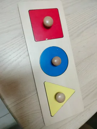 Puzzle Montessori Primeras Formas geométricas.
