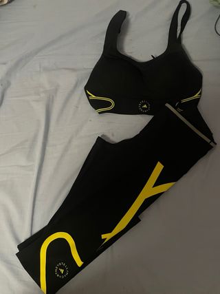 Conjunto deportivo Adidas negro y amarillo