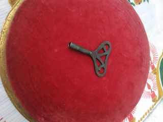 Llave antigua para reloj de pared/suelo