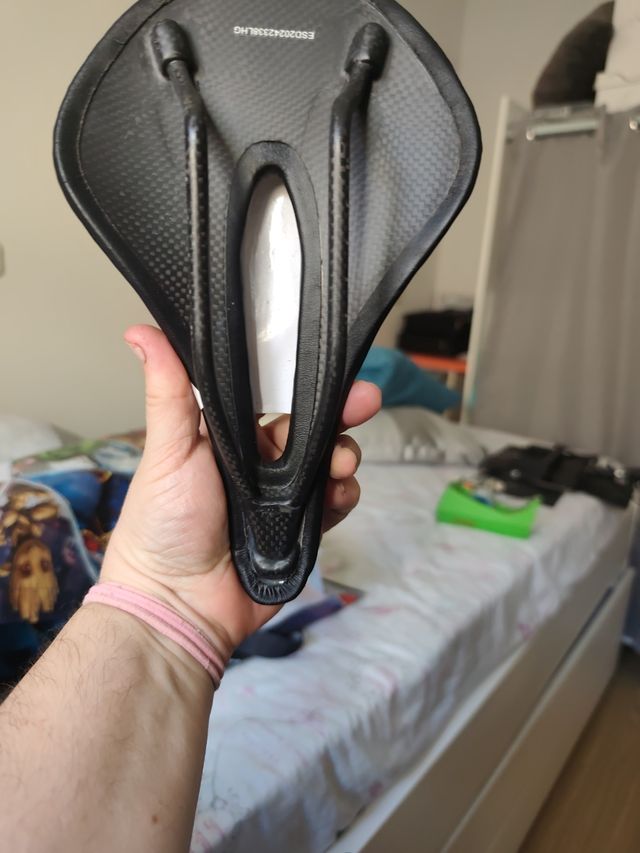 Sillín de bicicleta negro