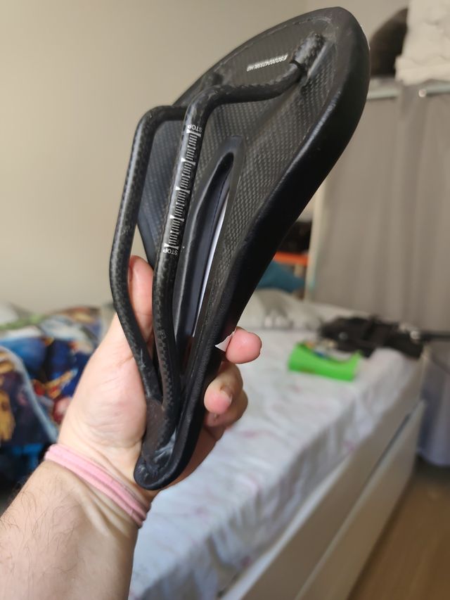 Sillín de bicicleta negro