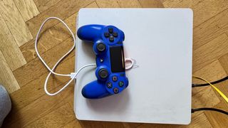 PS4 Slim 500GB Blanca + Mando