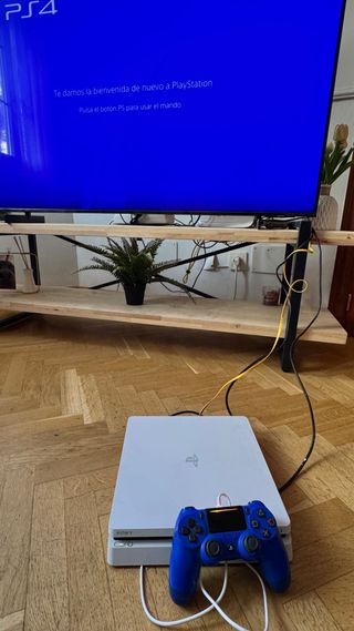 PS4 Slim 500GB Blanca + Mando