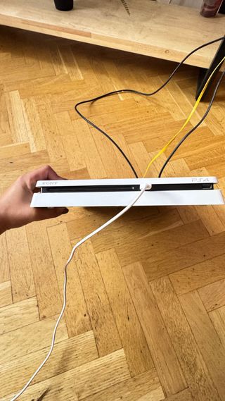 PS4 Slim 500GB Blanca + Mando