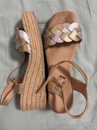 Sandalias esparto oro y plata