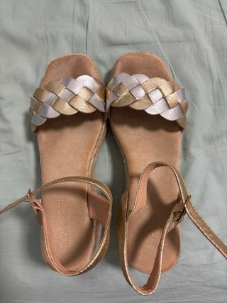 Sandalias esparto oro y plata