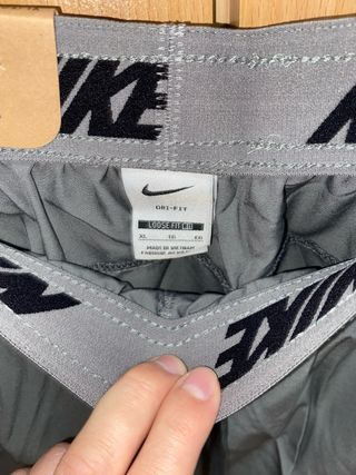 Conjunto deportivo Nike gris