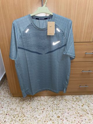 Conjunto deportivo Nike gris