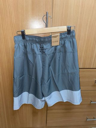 Conjunto deportivo Nike gris