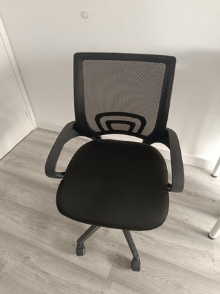 Silla de oficina ergonómica negra