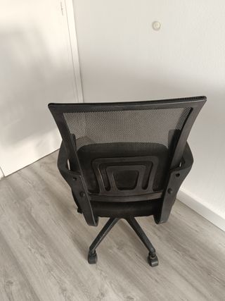 Silla de oficina ergonómica negra