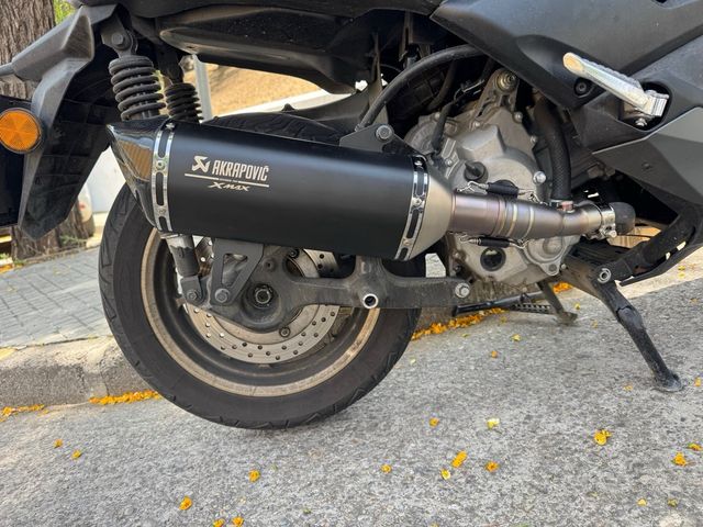 Escape Akrapovic X-Max 300