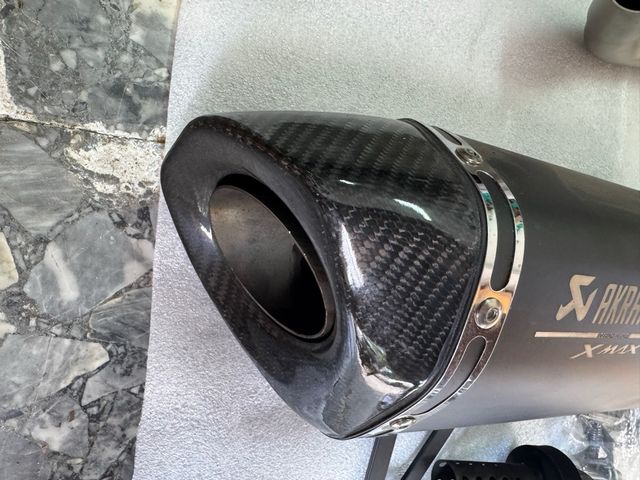 Escape Akrapovic X-Max 300