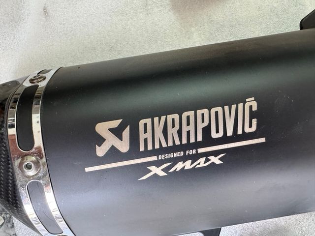 Escape Akrapovic X-Max 300