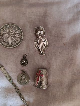 Lote Plata: Moneda, Medallas, Dedal y Esclava