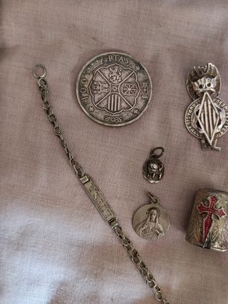 Lote Plata: Moneda, Medallas, Dedal y Esclava