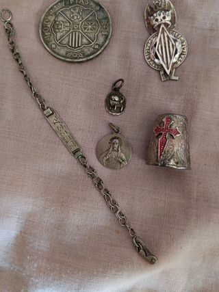 Lote Plata: Moneda, Medallas, Dedal y Esclava