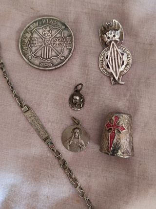 Lote Plata: Moneda, Medallas, Dedal y Esclava